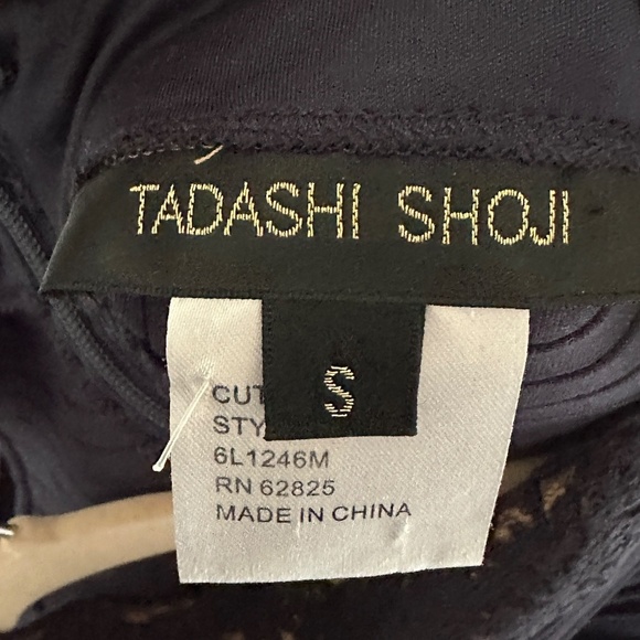 Excellent Tadashi Shoji Pintuck Jersey and Lace Dress in Navy Nude Size Small S - Picture 8 of 10